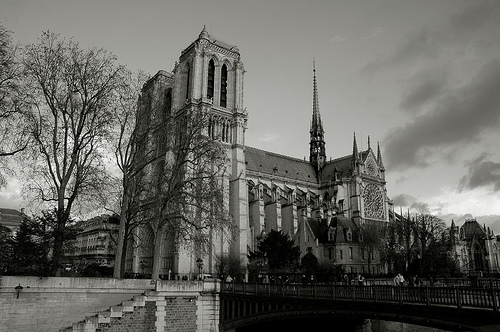 Con la iglesia hemos topado